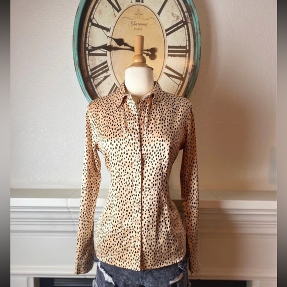 Silk Club Collection Cheetah Silk Blouse - Picture 2 of 9